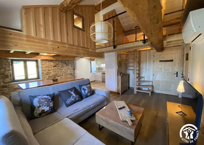 Semesterbostad Les Perics *